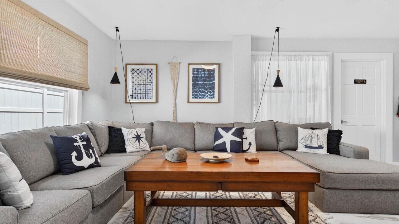 Photo of Livingroom in Redington Beach