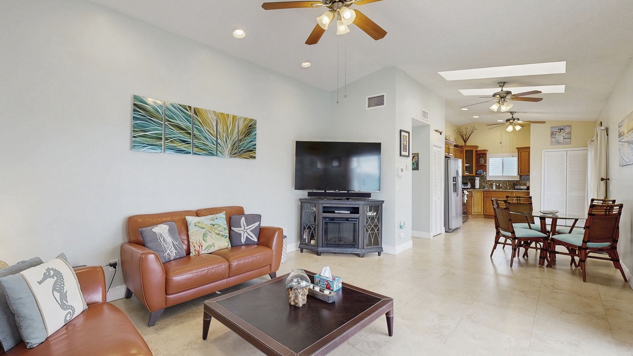 Photo of Livingroom in Sunrise Point