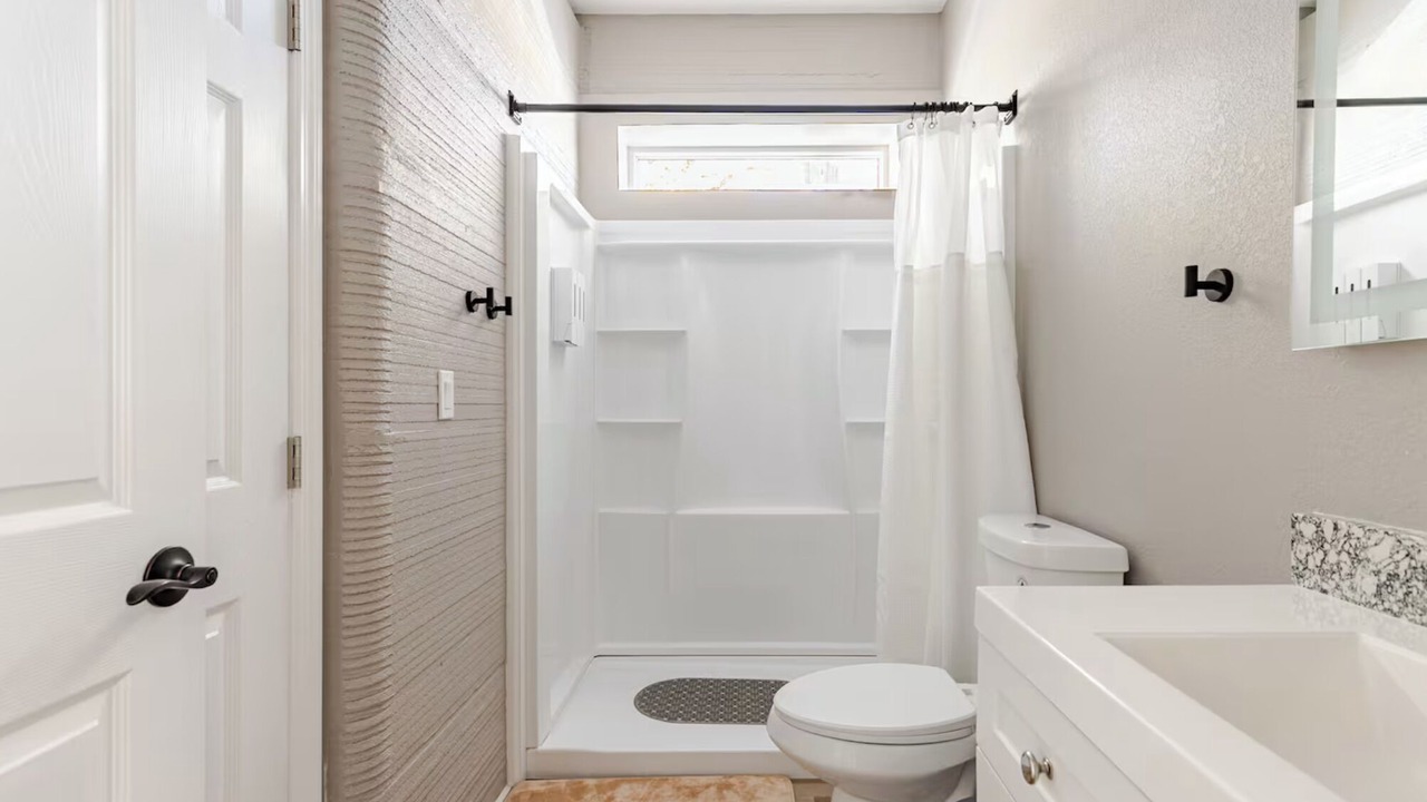 Photo of Bathroom in Tropic