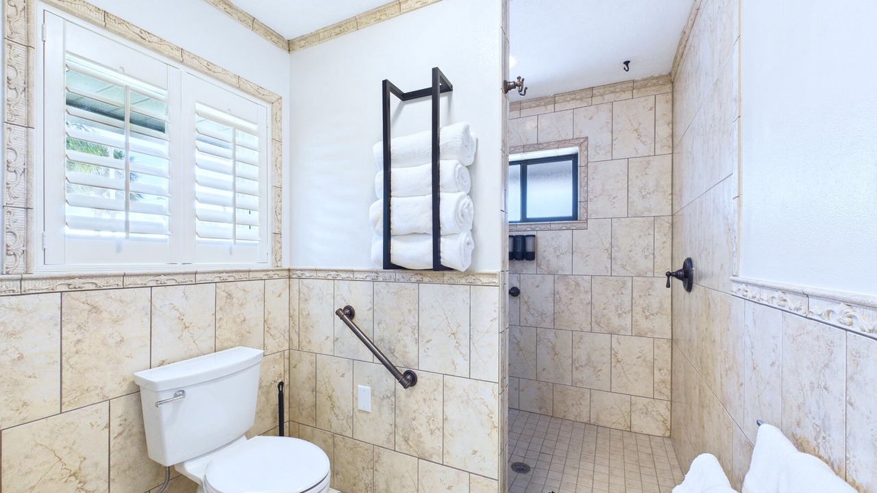 Photo of Bathroom in Tropic