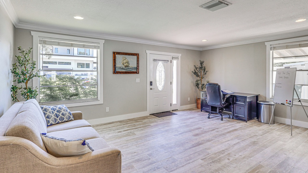 Photo of Livingroom in Ballast Point