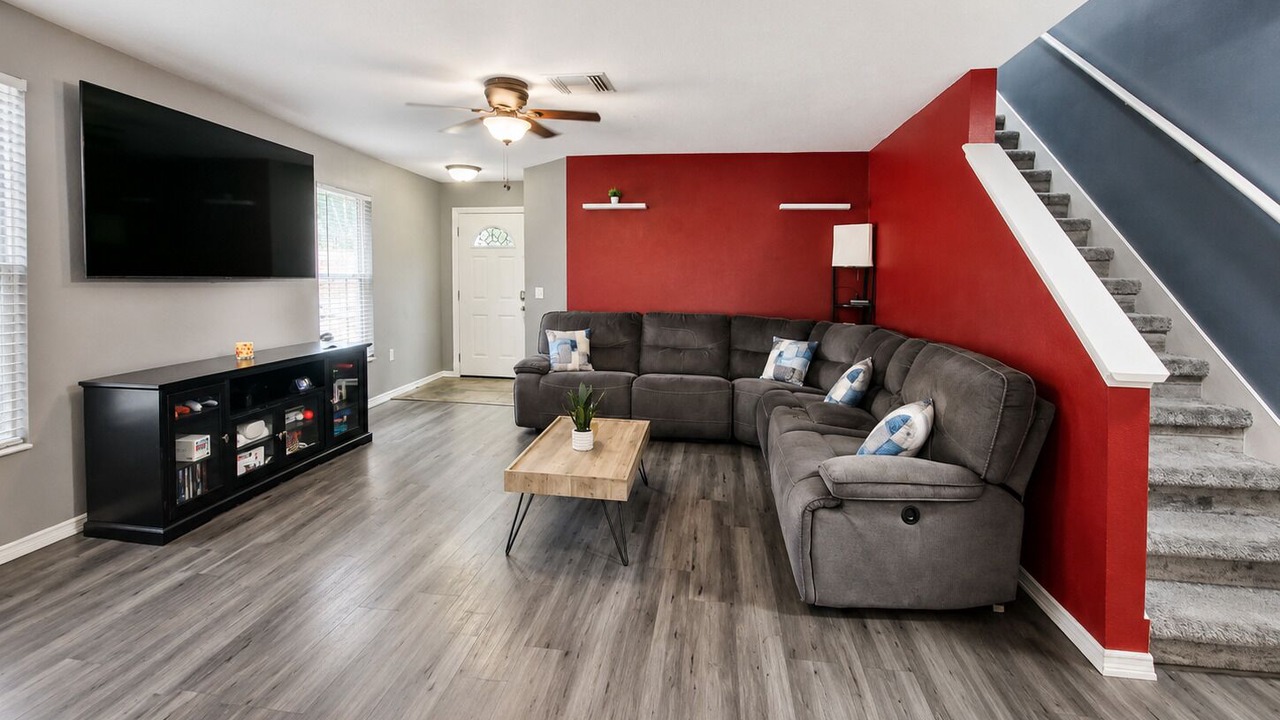Photo of Livingroom in Seffner Community Alliance