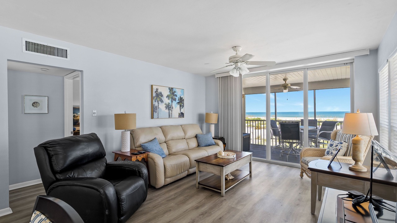 Photo of Livingroom in Palm Island