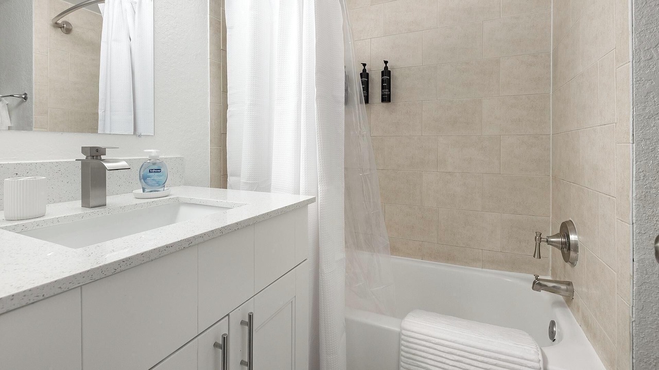 Photo of Bathroom in Port Tampa City
