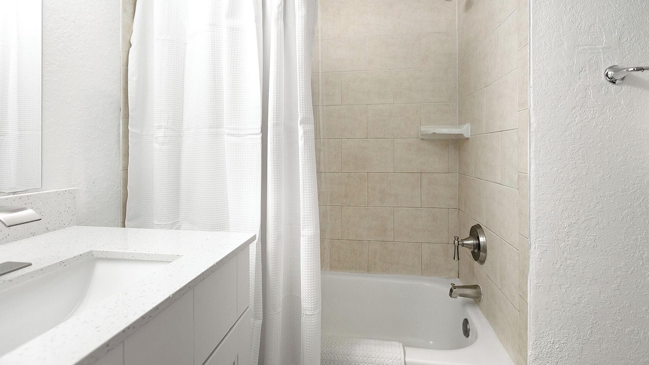 Photo of Bathroom in Port Tampa City