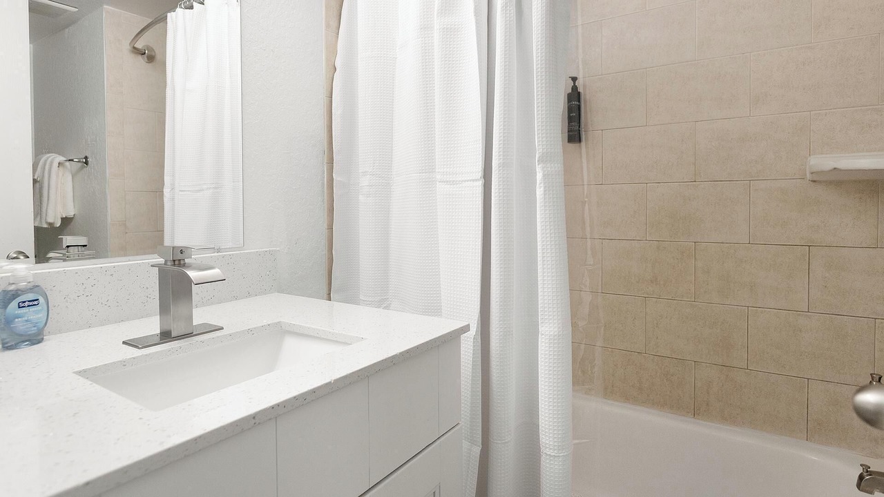 Photo of Bathroom in Port Tampa City