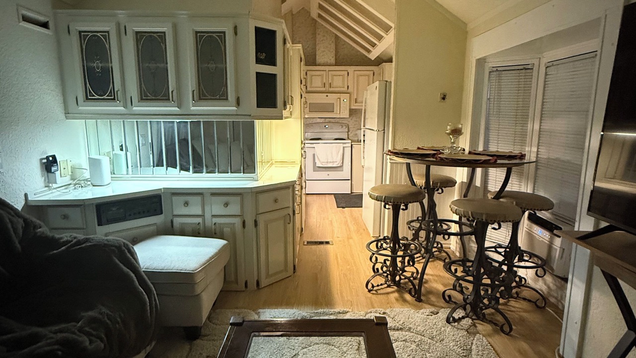 Photo of Livingroom in Diplomat