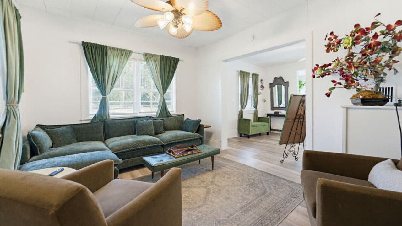 Photo of Bedroom in Historic Downtown Melbourne