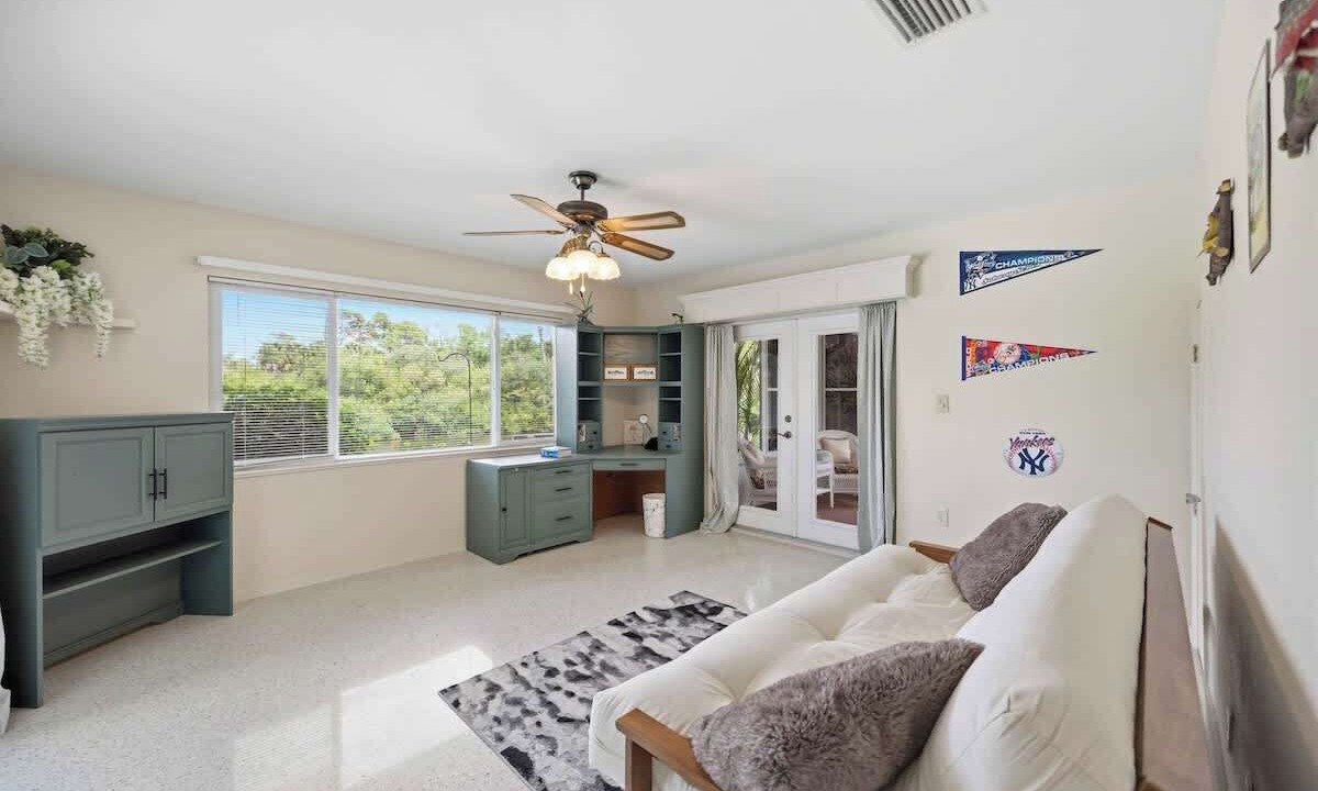 Photo of Livingroom in Englewood
