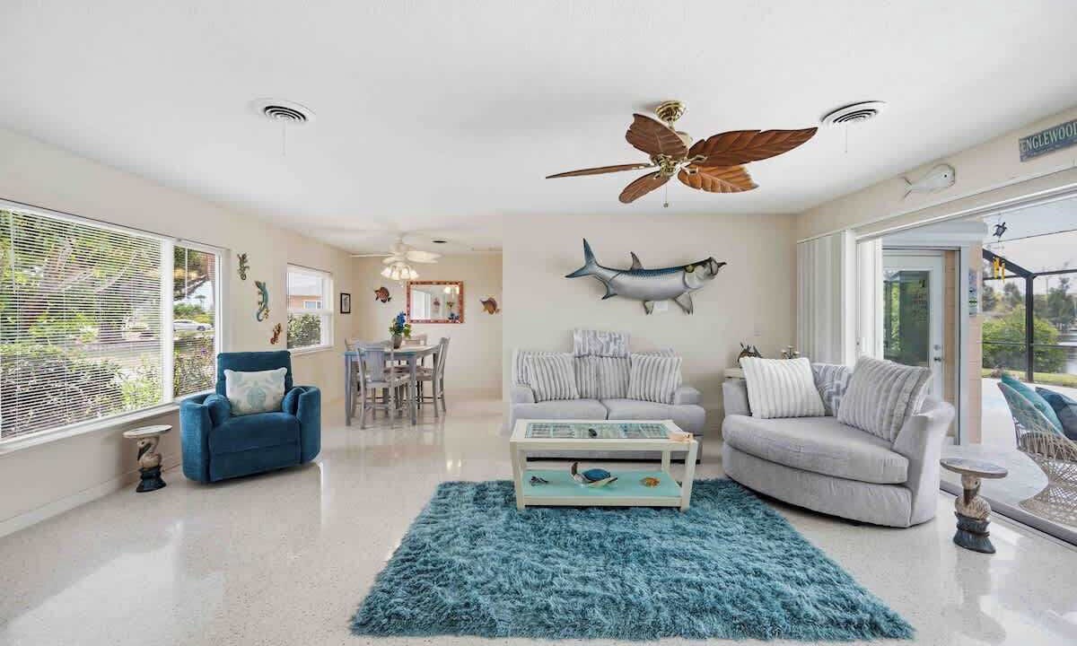 Photo of Livingroom in Englewood