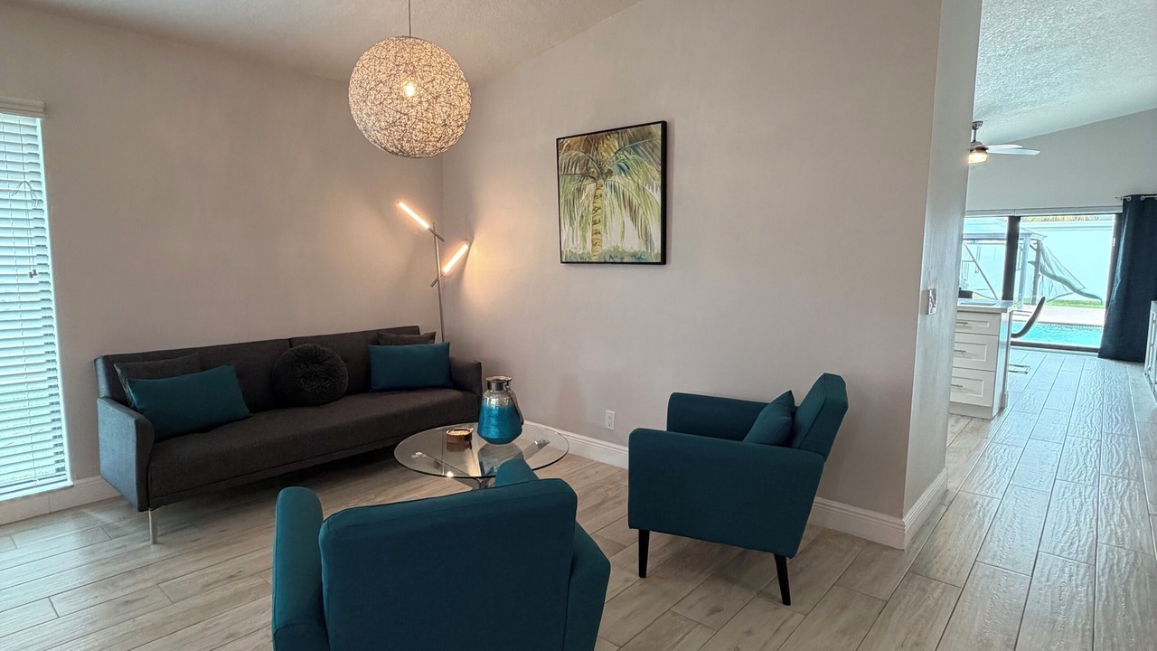 Photo of Livingroom in Sunrise
