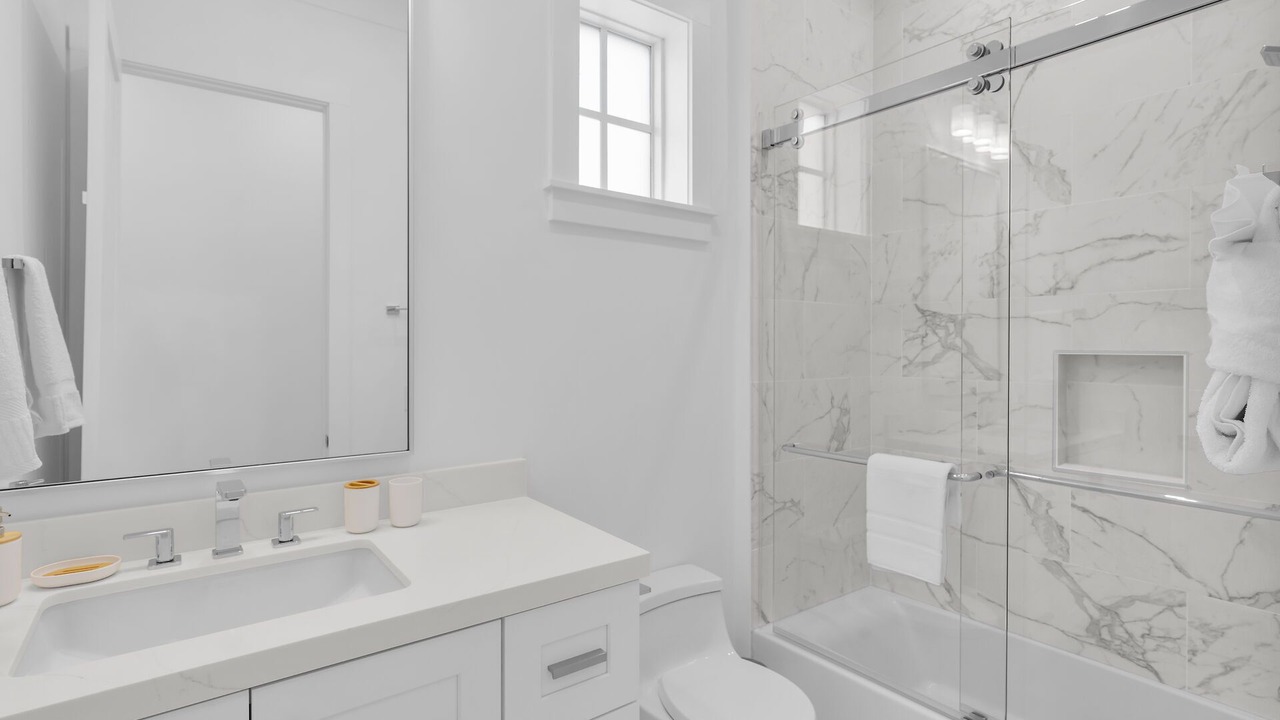 Photo of Bathroom in Marathon
