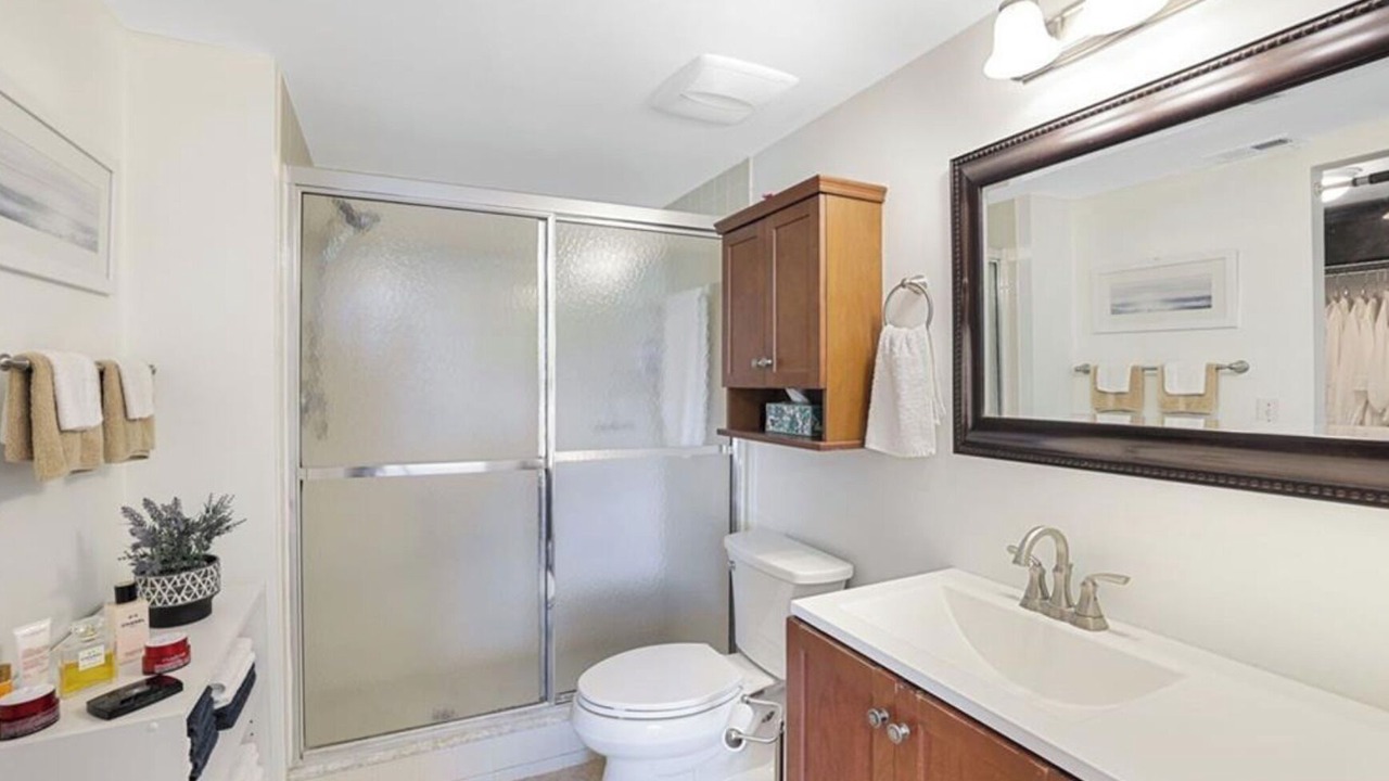 Photo of Bathroom in Imperial Golf Estates