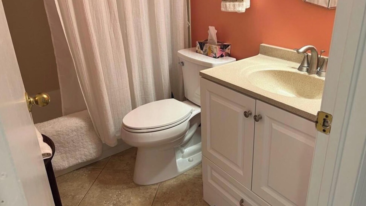 Photo of Bathroom in Imperial Golf Estates