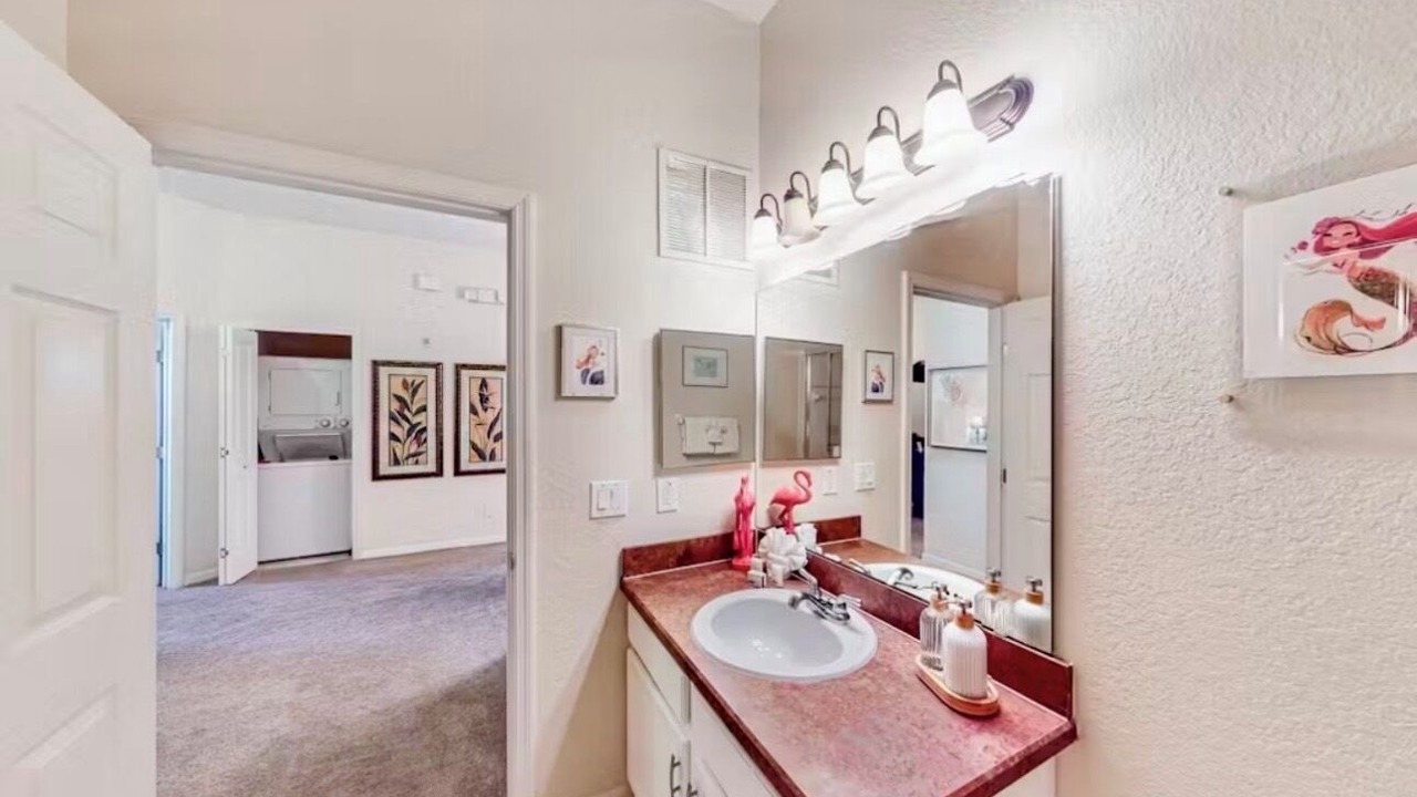 Photo of Bathroom in Bahama Bay