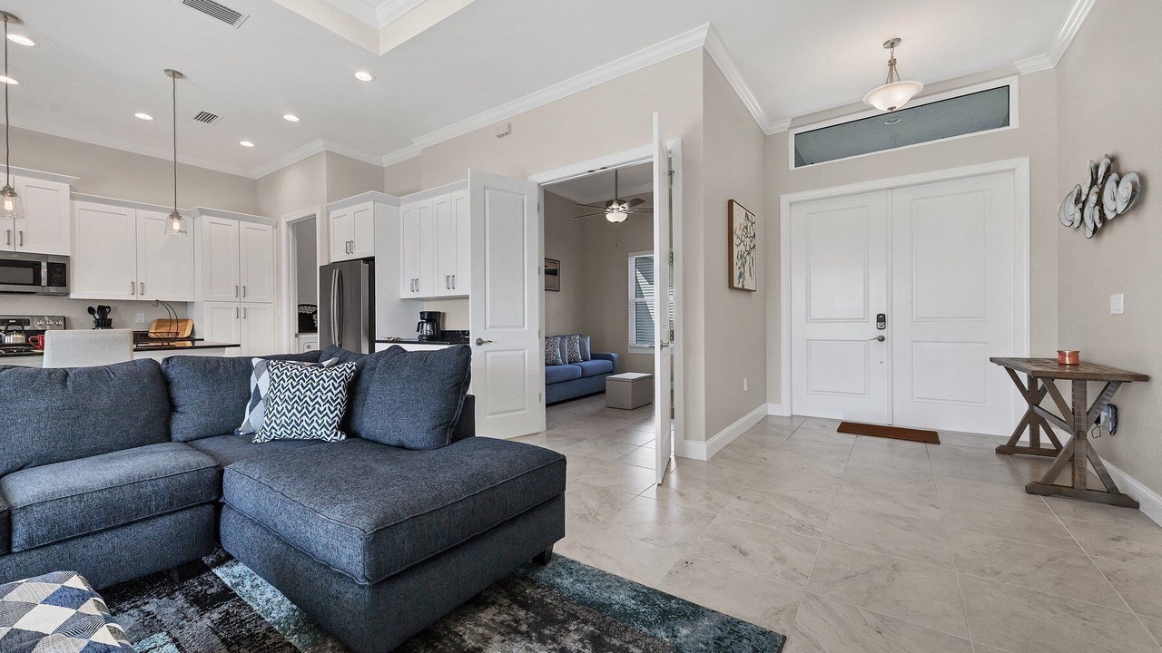 Photo of Livingroom in South Gulf Cove