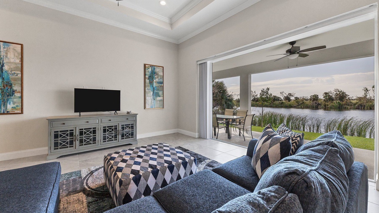 Photo of Livingroom in South Gulf Cove