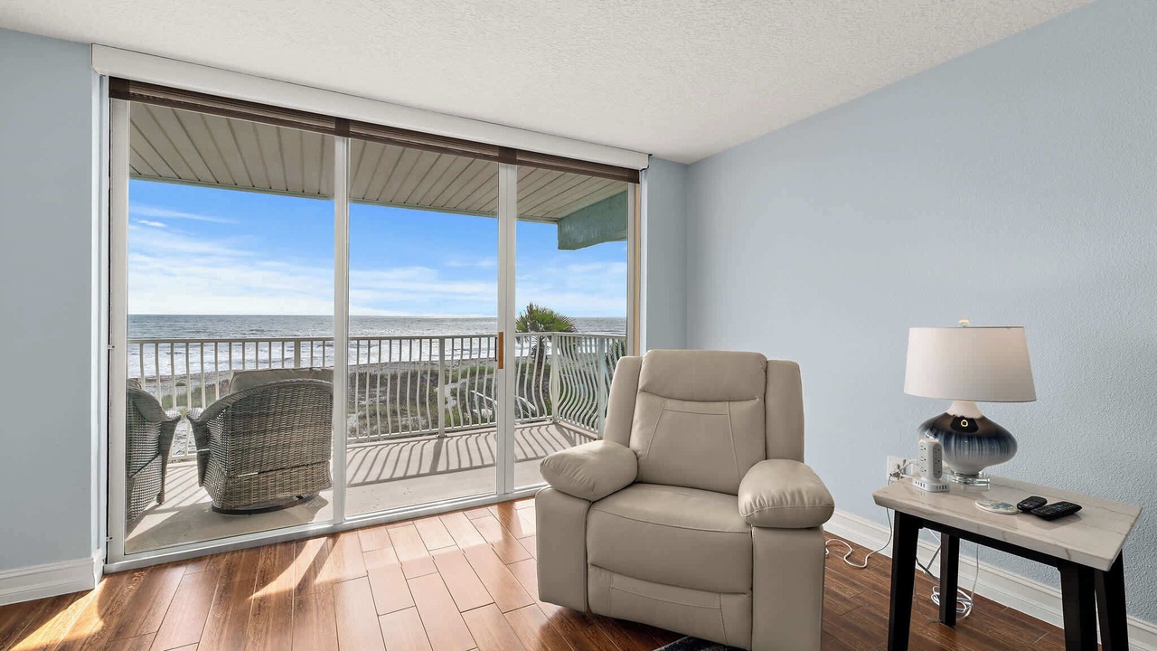 Photo of Patio Balcony in Crescent Beach