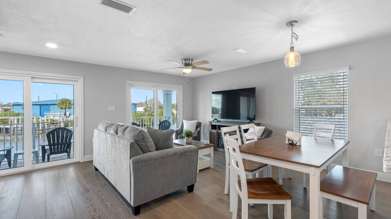 Photo of Livingroom in Tampa