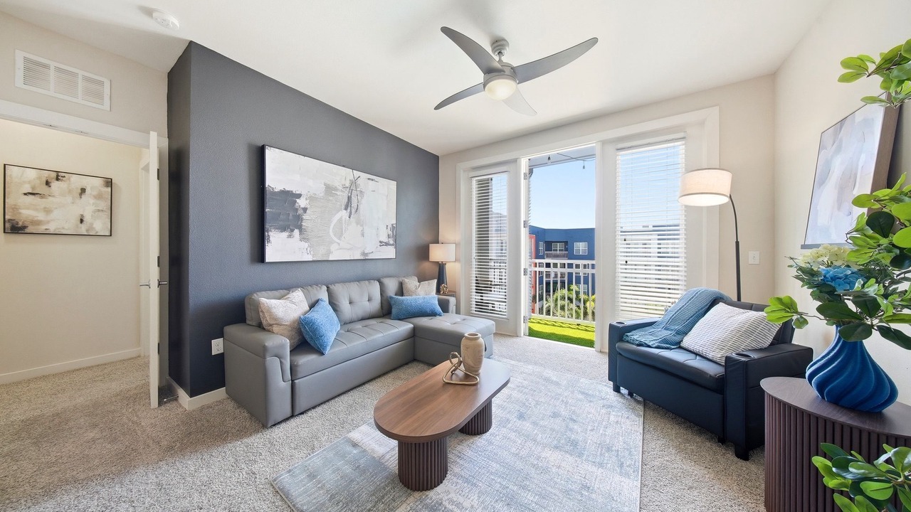 Photo of Livingroom in Courier City - Oscawana