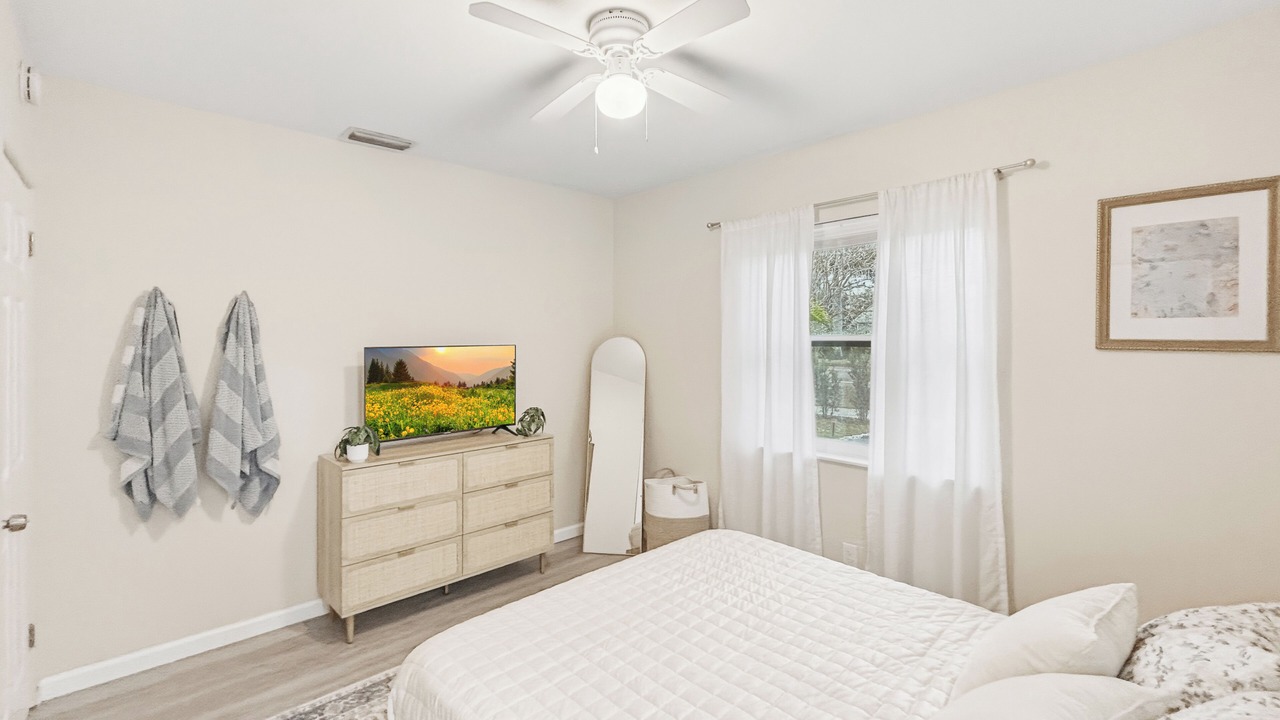 Photo of Bedroom in United Central