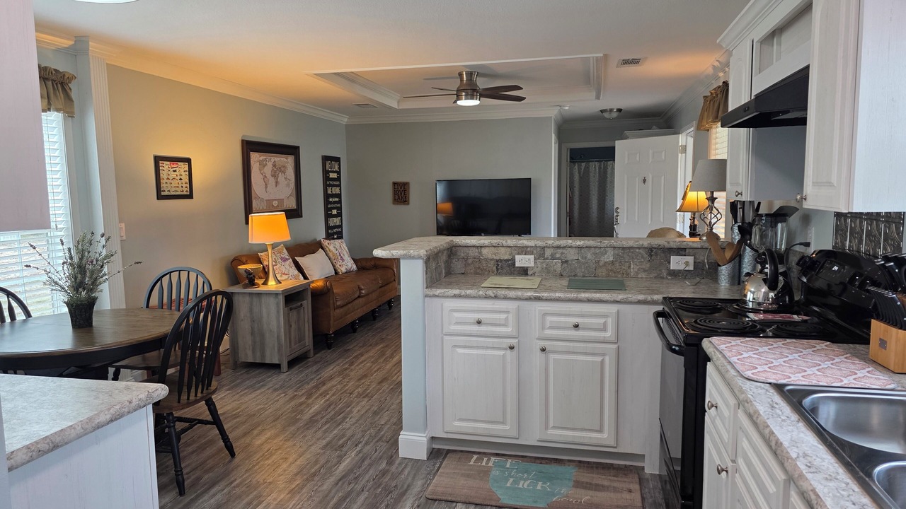 Photo of Kitchen in Okeechobee