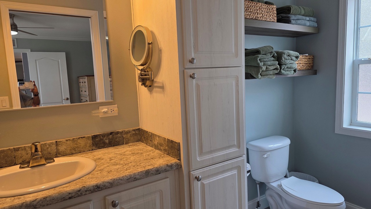 Photo of Bathroom in Okeechobee