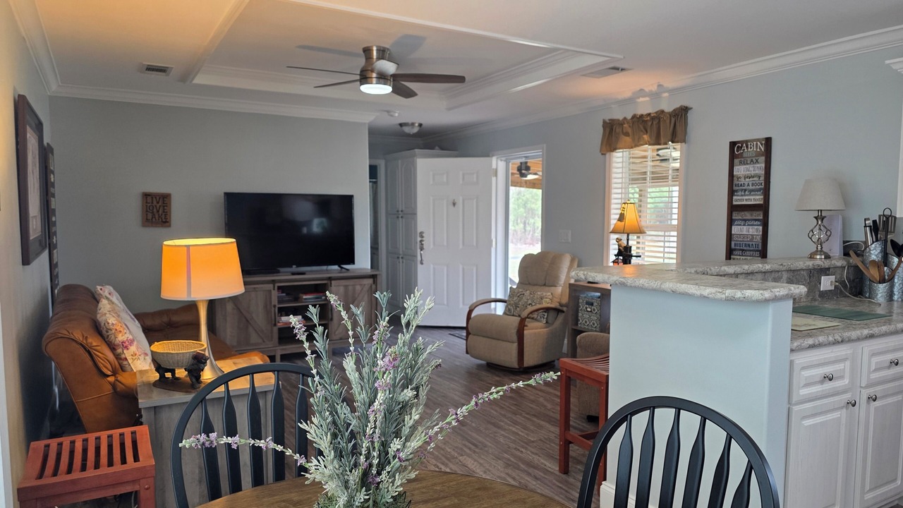 Photo of Livingroom in Okeechobee