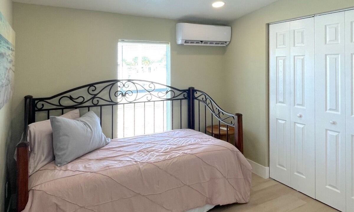 Photo of Bedroom in Iona