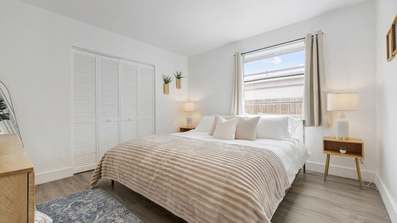 Photo of Bedroom in Coral Way