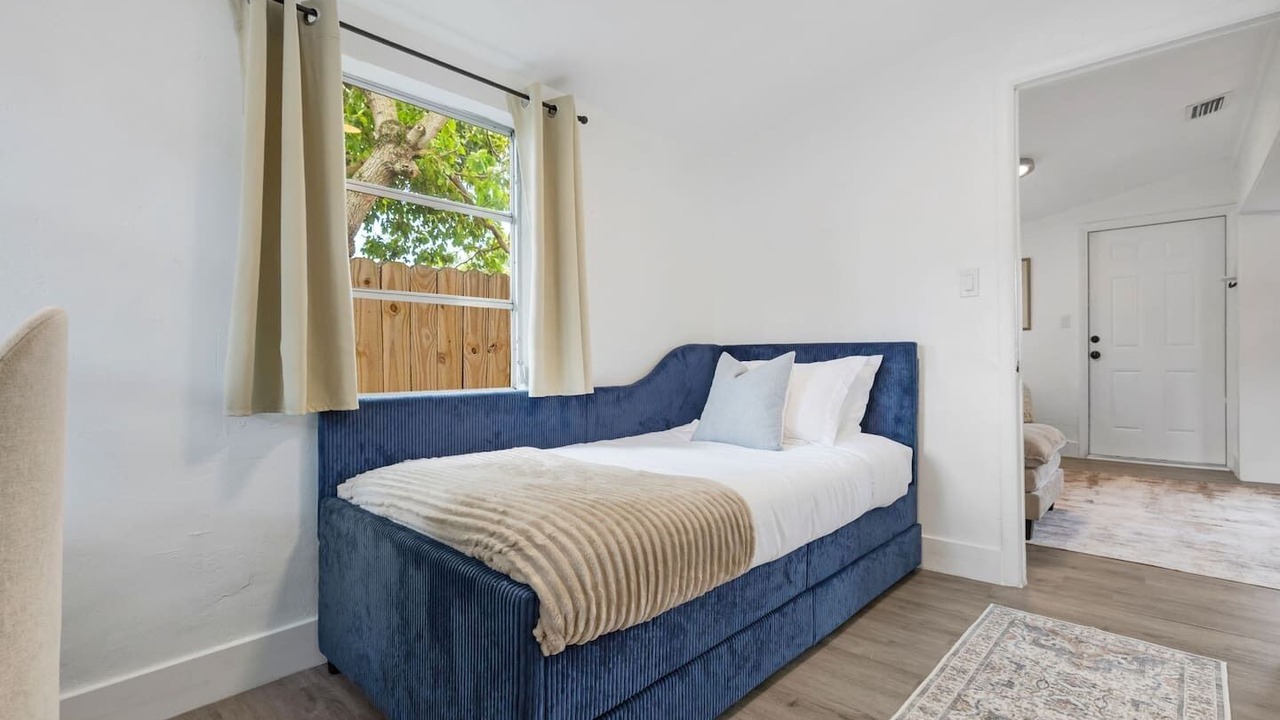 Photo of Bedroom in Coral Way