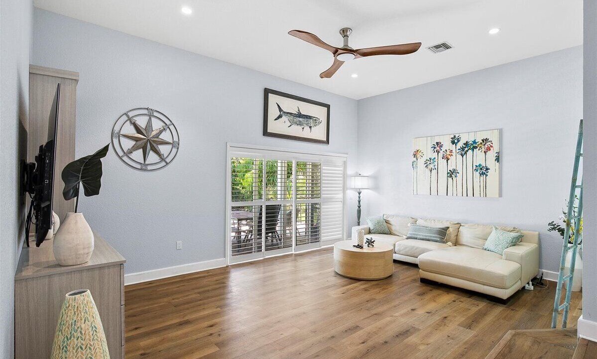 Photo of Livingroom in Englewood