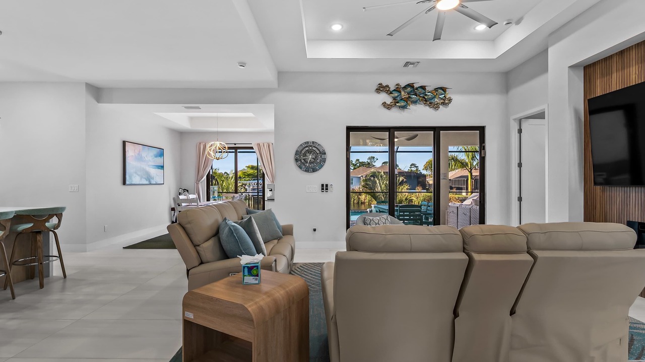 Photo of Livingroom in South Gulf Cove