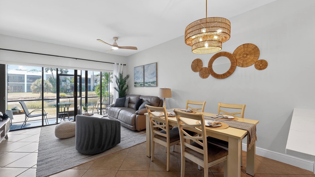 Photo of Livingroom in Central Naples