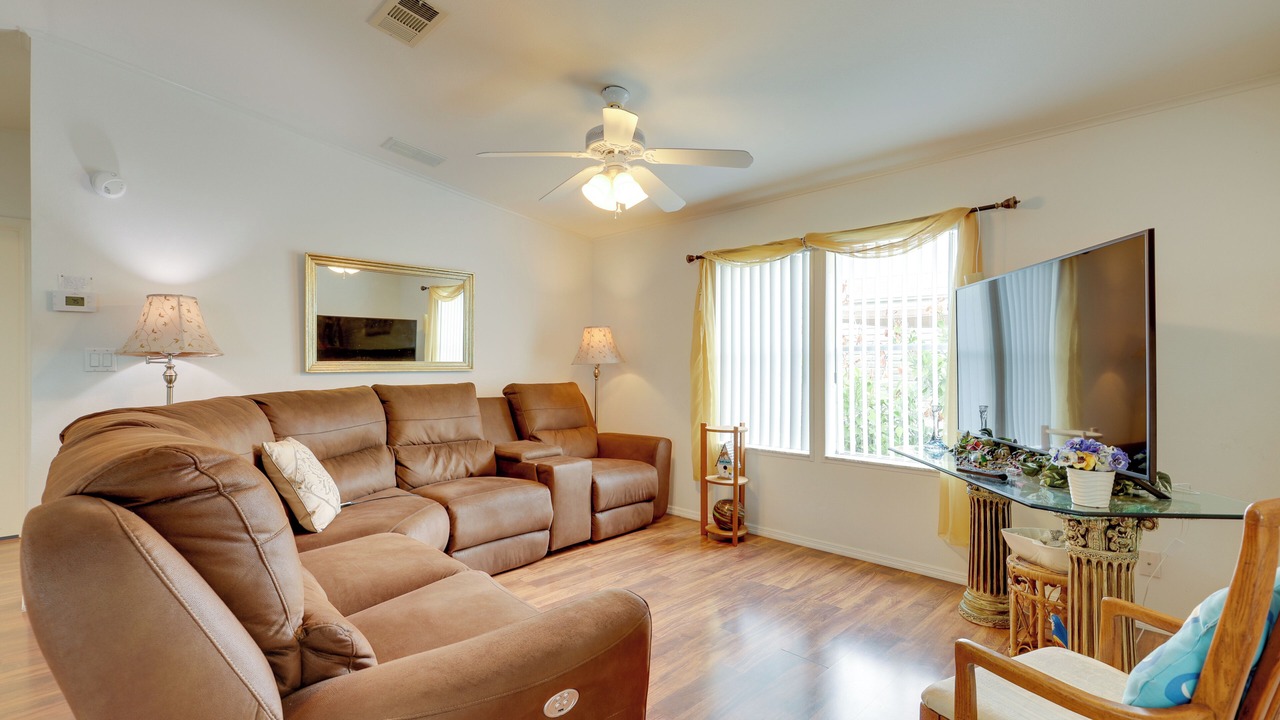 Photo of Livingroom in Stuart