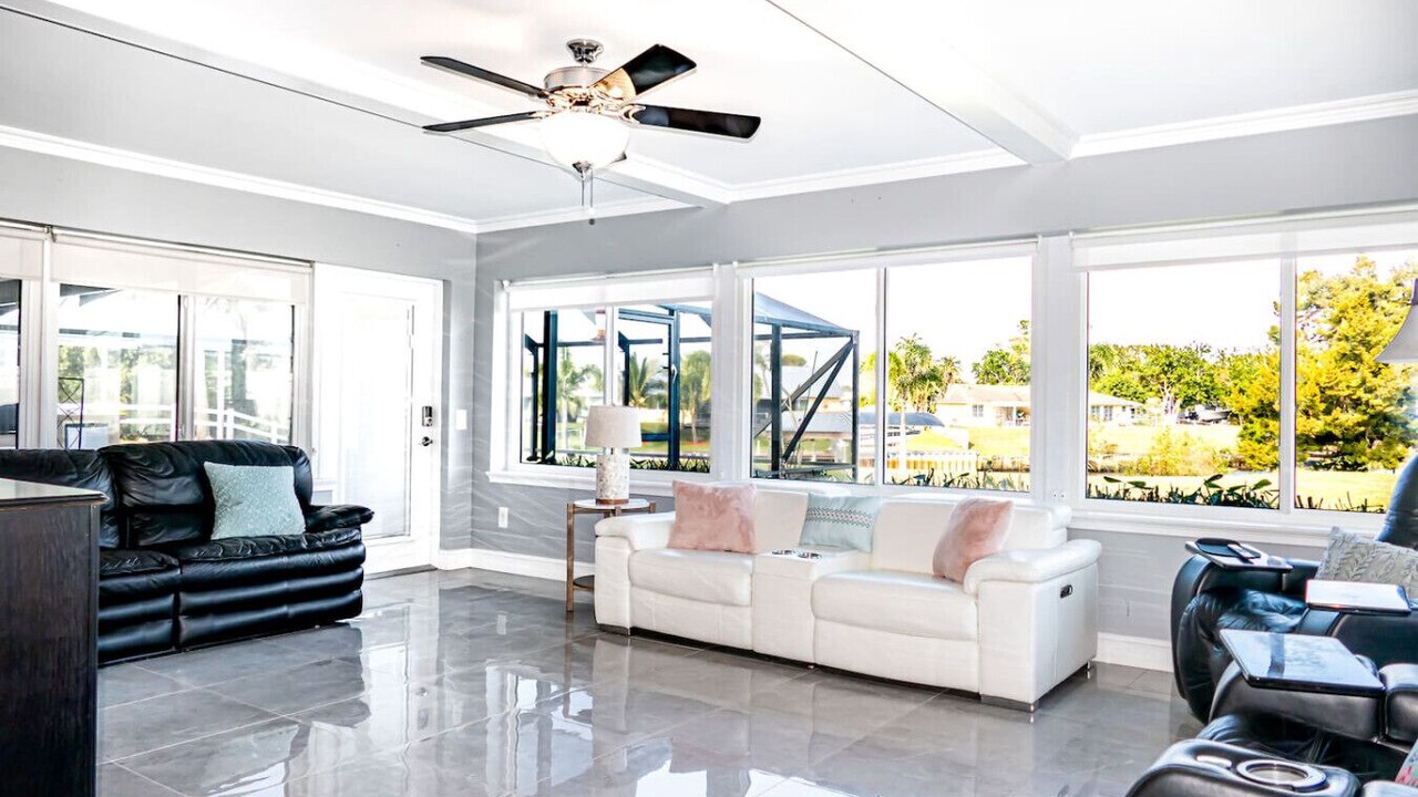 Photo of Livingroom in River Park