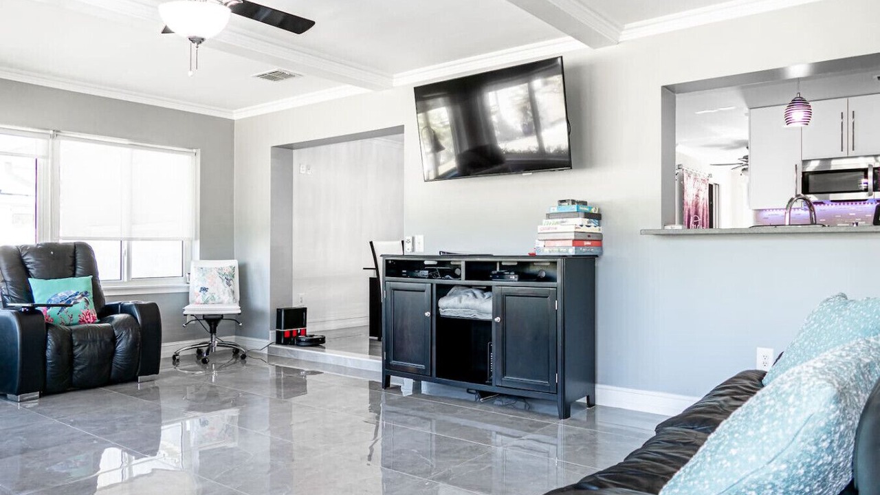 Photo of Livingroom in River Park