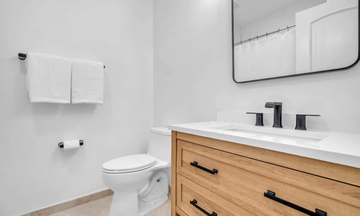 Photo of Bathroom in Coconut Grove
