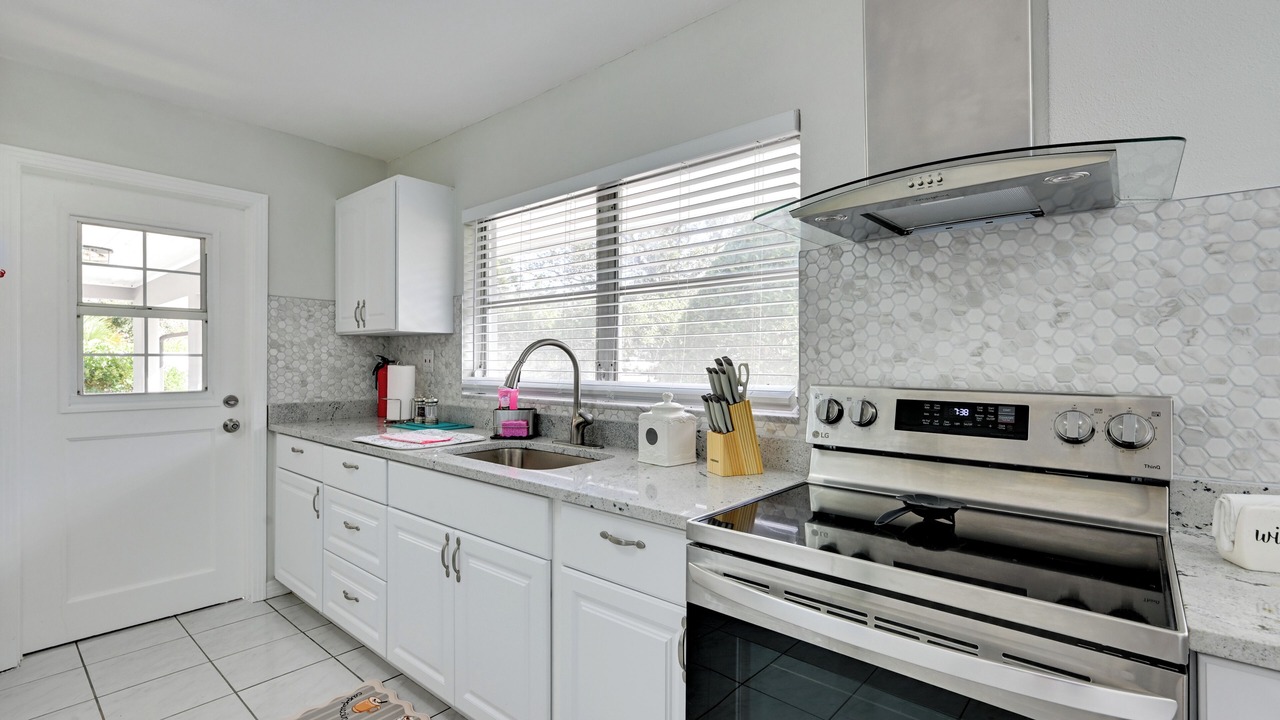 Photo of Kitchen in Bearss Plaza