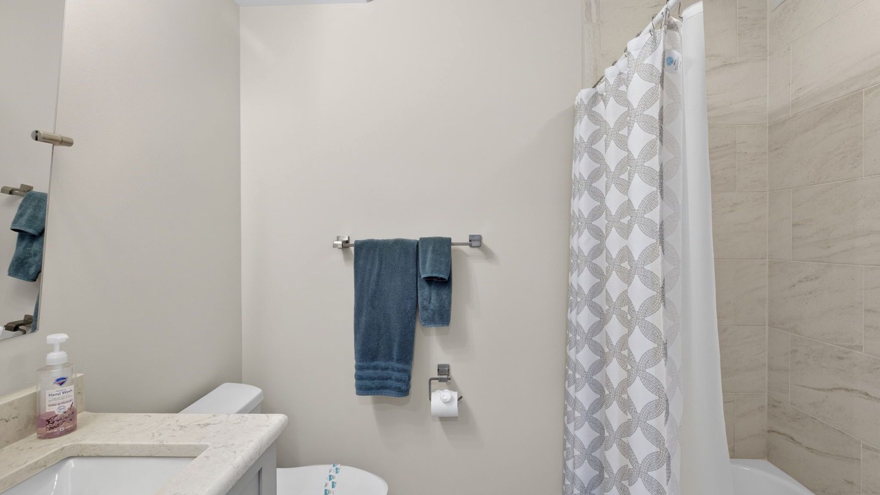 Photo of Bathroom in Tropical Cove
