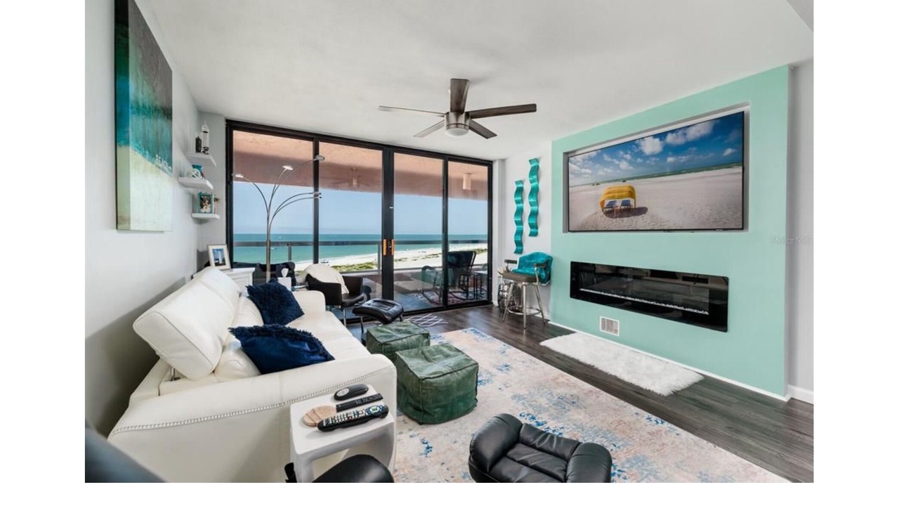 Photo of Livingroom in Sand Key