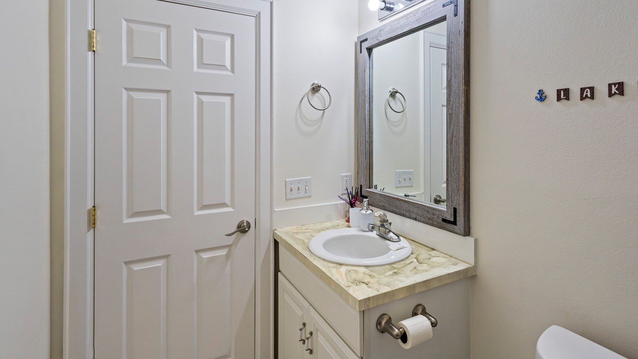 Photo of Bathroom in Auburndale