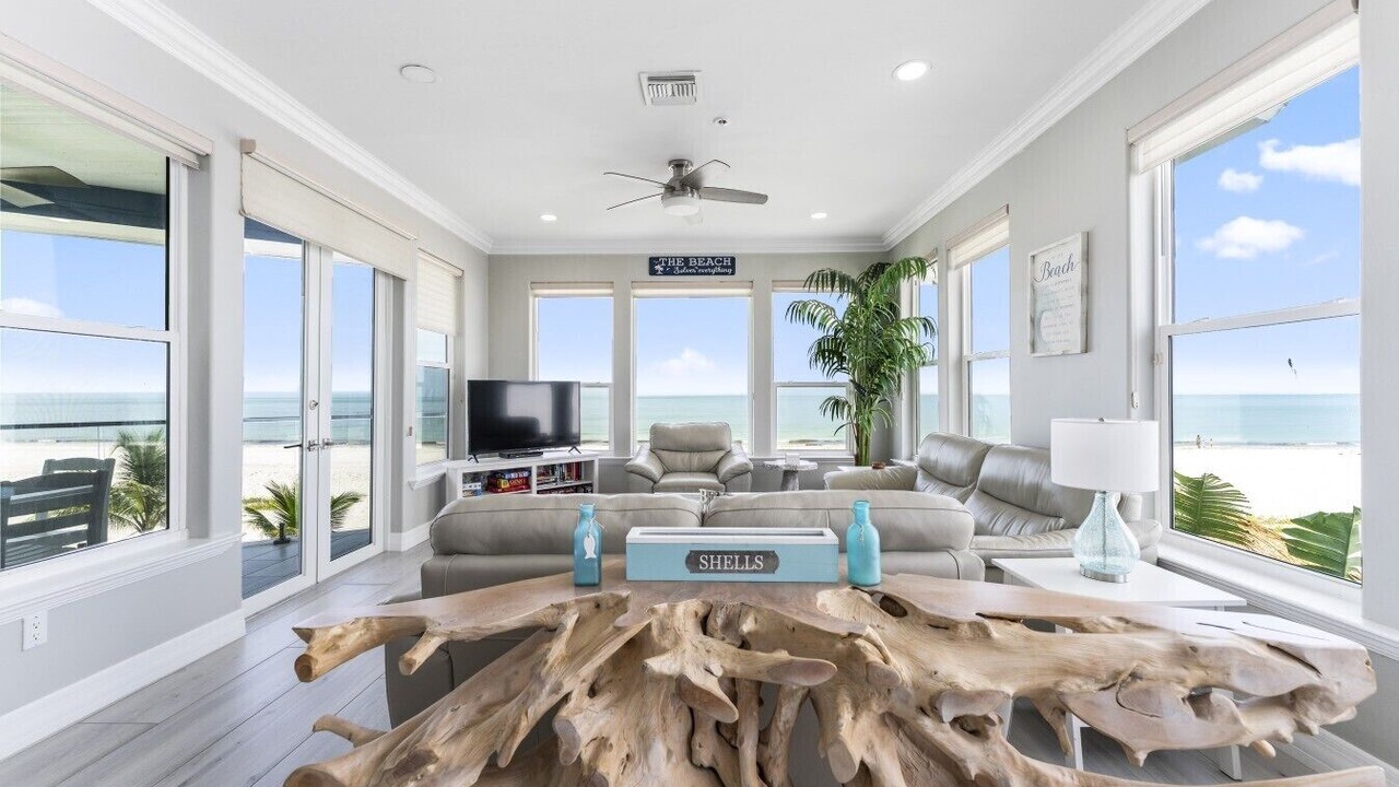 Photo of Bedroom in Mid Island
