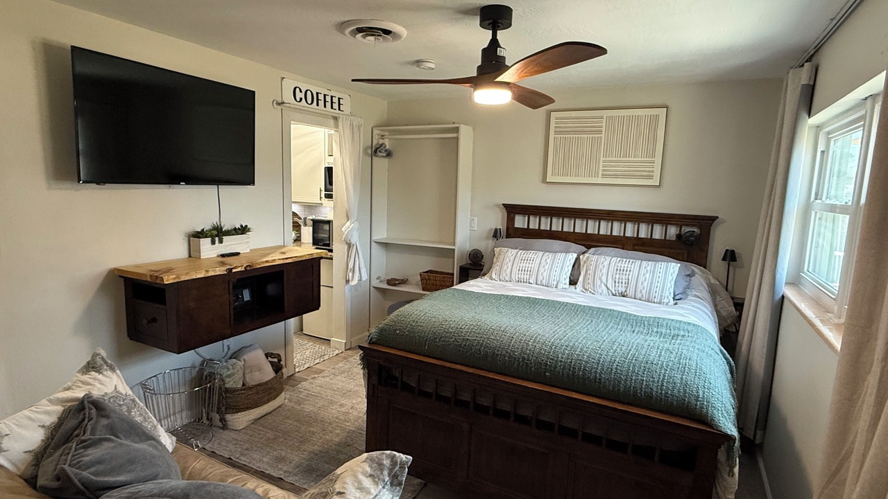 Photo of Bedroom in Waterway Estates