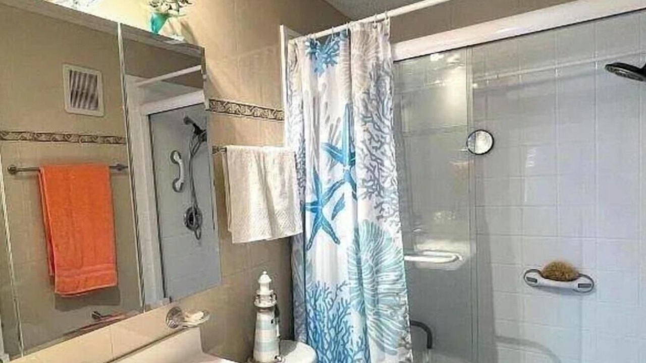 Photo of Bathroom in Seminole