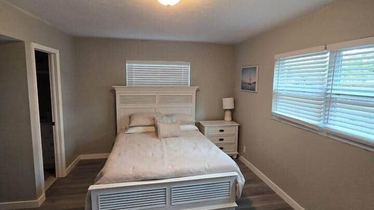 Photo of Bedroom in Lake Magdalene