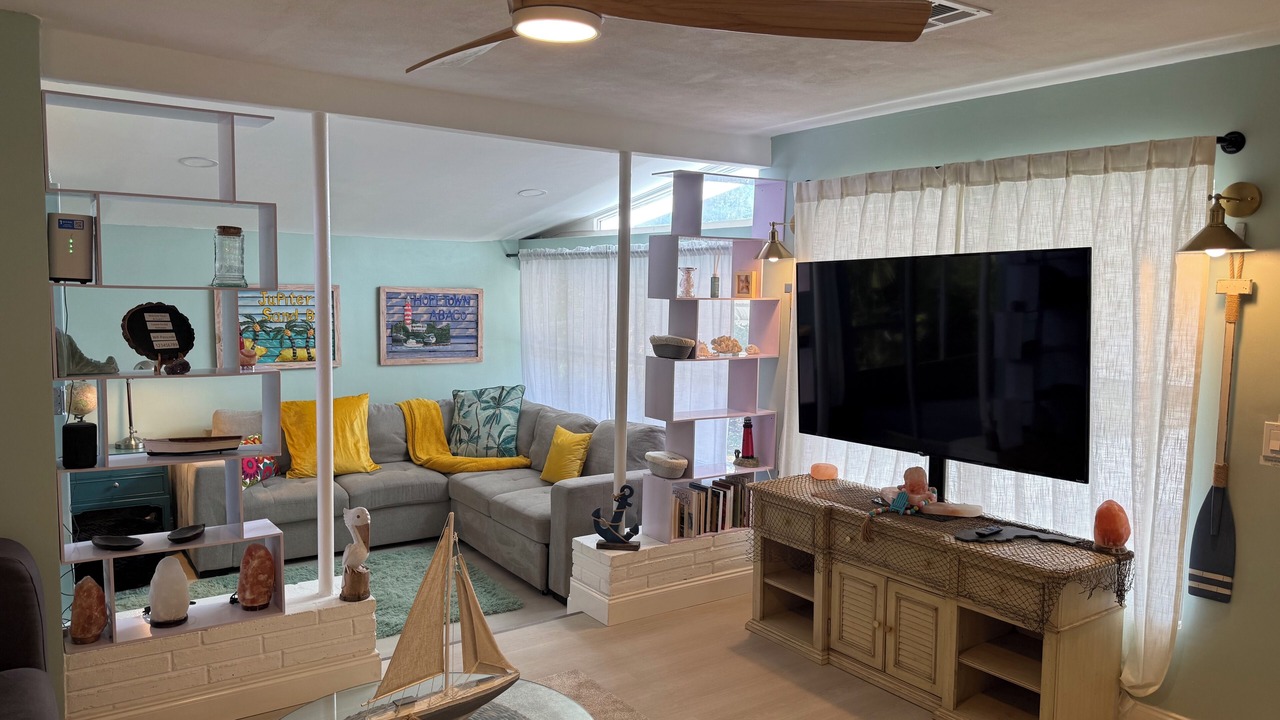 Photo of Livingroom in Stuart