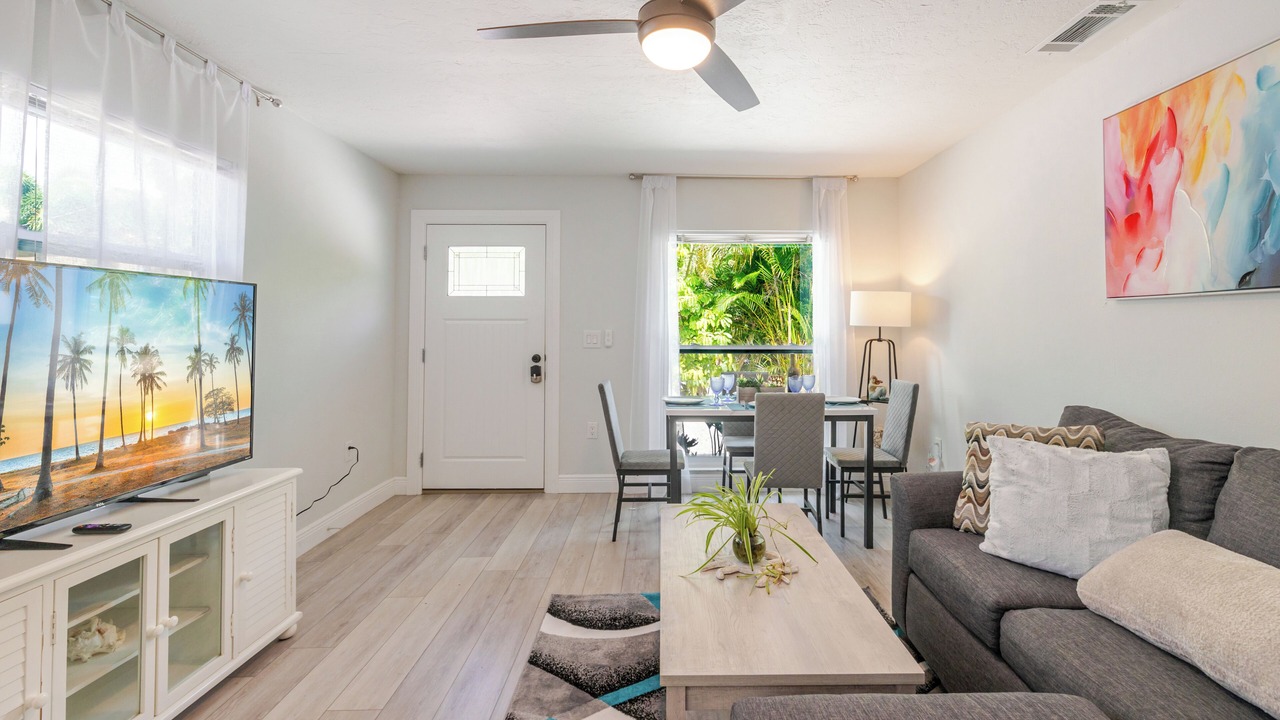 Photo of Livingroom in Gillespie Park