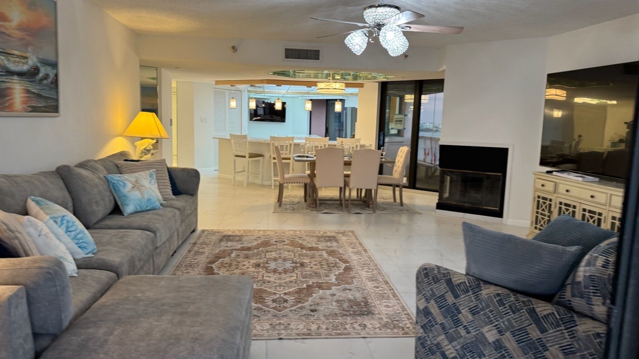 Photo of Livingroom in Sand Key
