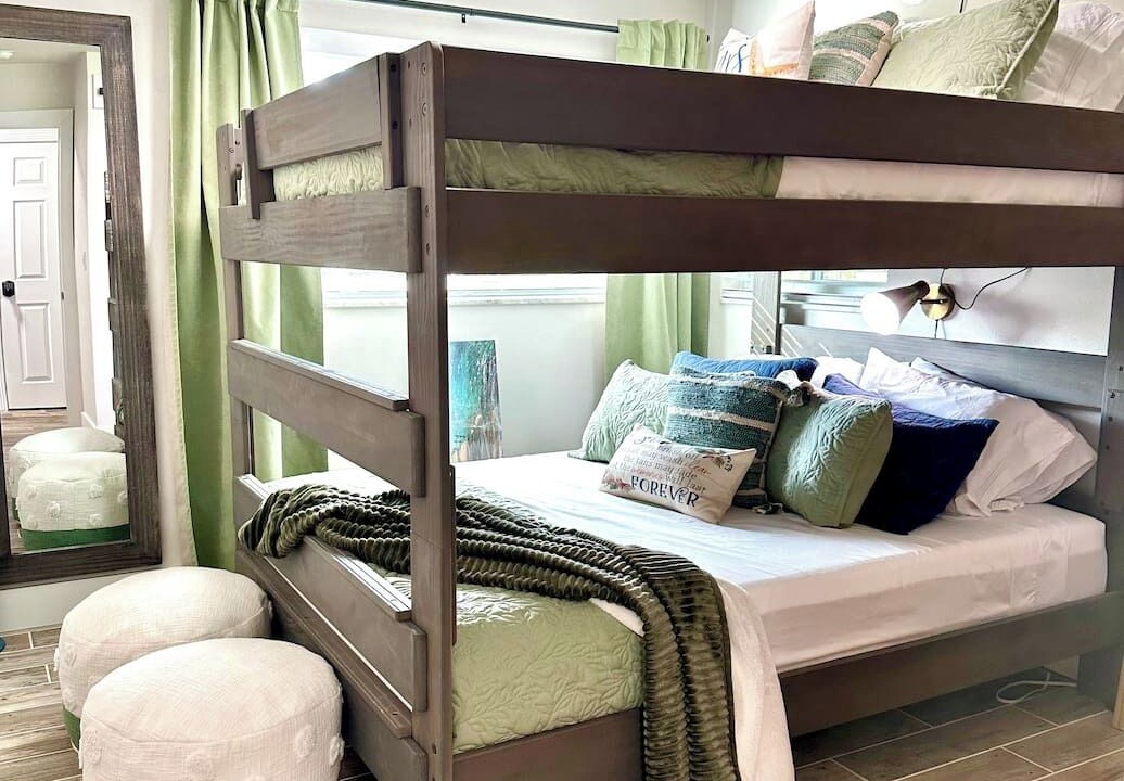 Photo of Bedroom in Caloosahatchee